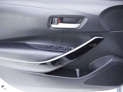 Toyota Corolla Hybrid 1.8H E-CVT Luxury - ფოტო 7