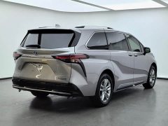 Toyota Sienna 2021 2.5L Hybrid Platinum Edition - ფოტო 4