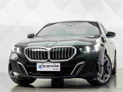 BMW 5 Series 530Li Luxury M Sport Package - ფოტო 3