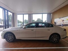 BMW i5 2025 eDrive 35L M Sport Package - ფოტო 3