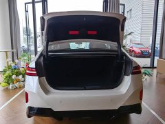BMW i5 2025 eDrive 35L M Sport Package - ფოტო 6
