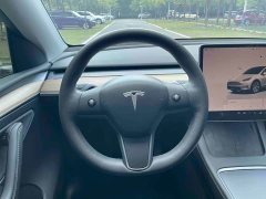 Tesla Model Y Rear-Wheel Drive - ფოტო 17