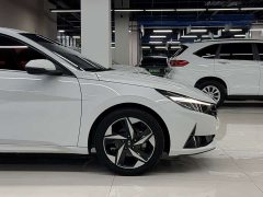 Hyundai Elantra 1.5L CVT Luxury - ფოტო 4
