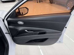 Hyundai Elantra 1.5L CVT Luxury - ფოტო 6