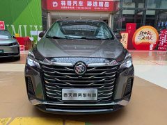 Buick GL8 Land Business Class Comfort Edition - ფოტო 2