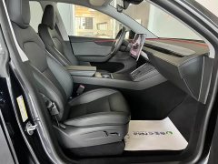 Tesla Model Y Rear-Wheel Drive - ფოტო 18