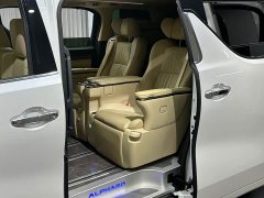 Toyota Alphard 2021 Hybrid 2.5L Premium Edition - ფოტო 17
