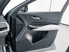 Cadillac XT4 28T FWD Luxury - ფოტო 14