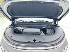 Li Auto L6 Max - ფოტო 16