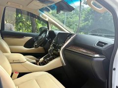 Toyota Alphard Hybrid 2.5L Luxury - ფოტო 10