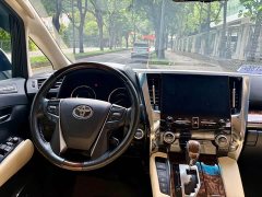 Toyota Alphard Hybrid 2.5L Luxury - ფოტო 12