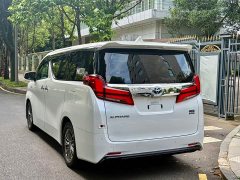 Toyota Alphard Hybrid 2.5L Luxury - ფოტო 17