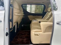 Toyota Alphard Hybrid 2.5L Luxury - ფოტო 8