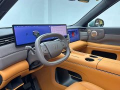 IM Motors Zhiji LS8 52 Max Luxury Six-Seater - ფოტო 13
