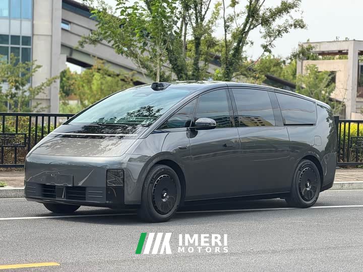 Li Auto Li Xiang MEGA Ultra