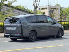 Li Auto Li Xiang MEGA Ultra - ფოტო 6