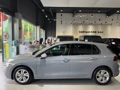 Volkswagen Golf 200TSI DSG - ფოტო 4