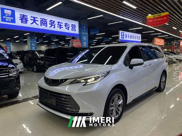 Toyota Sienna 2.5L Hybrid AWD Premium