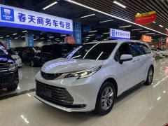 Toyota Sienna 2.5L Hybrid AWD Premium - ფოტო 1