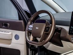 Li Auto Li Xiang MEGA Ultra - ფოტო 17