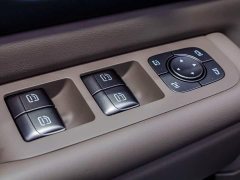 Li Auto MEGA Ultra Smart Refresh Edition - ფოტო 12
