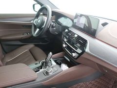 BMW 5 Series Facelift 530Li Luxury M Sport Package - ფოტო 12
