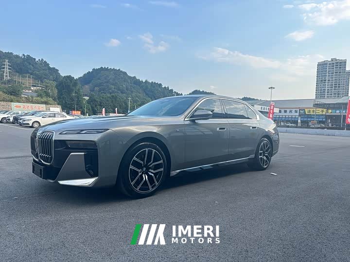 BMW 7 Series 2023 735Li M Sport Package - ავტომობილი ჩინეთიდან