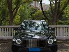 Bentley Bentayga 4.0T V8 Long Wheelbase - ფოტო 2