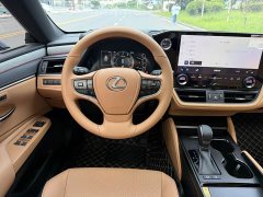 Lexus ES 200 Premium Edition - ფოტო 11