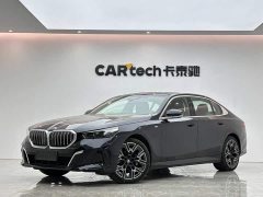 BMW 5 Series 530Li Luxury M Sport Package - ფოტო 1
