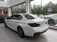 BMW 5 Series 525Li M Sport Package - ფოტო 4