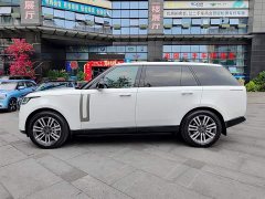 Land Rover Range Rover 3.0L V6 400PS Grand Jubilee Extended Wheelbase - ფოტო 3