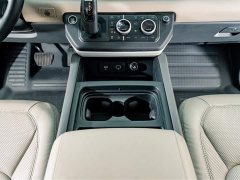 Land Rover Defender 110 P400 Dark Edition - ფოტო 18