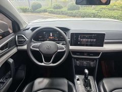 Volkswagen Touareg 300TSI Two-Wheel Drive Crescent Edition - ფოტო 8