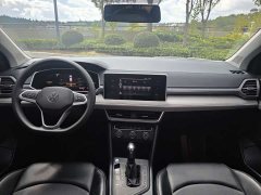 Volkswagen Touareg 300TSI Two-Wheel Drive Crescent Edition - ფოტო 9