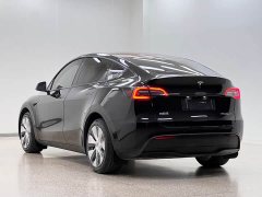 Tesla Model Y Long Range All-Wheel Drive 3D7 - ფოტო 4