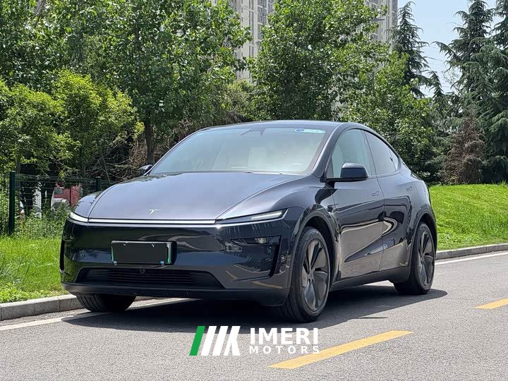 Tesla Model Y Long Range All-Wheel Drive