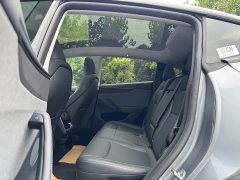 Tesla Model Y Long Range All-Wheel Drive - ფოტო 8