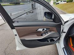 BMW 3 Series 325Li M Sport Package - ფოტო 6