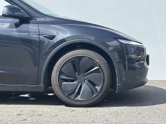 Tesla Model Y Rear-Wheel Drive - ფოტო 4