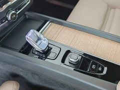 Volvo XC60 Plug-in Hybrid Extended Range AWD Smart Luxury Edition - ფოტო 11