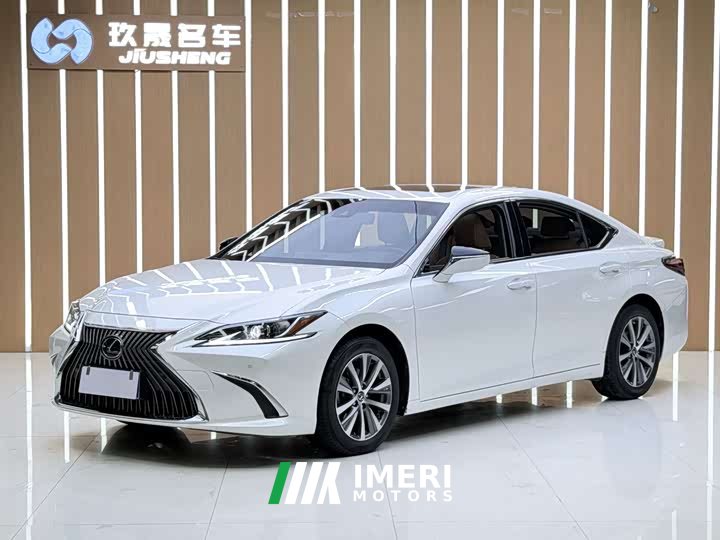 Lexus ES 200 Excellence Edition
