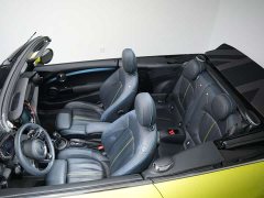 BMW MINI 1.5T COOPER CABRIO Sidewalk - ფოტო 19