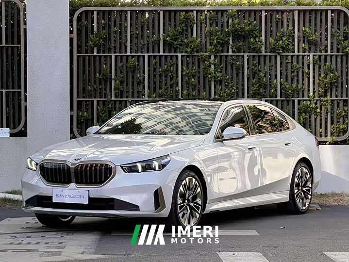BMW 5 Series 530Li Luxury Edition Premium Package - ავტომობილი ჩინეთიდან