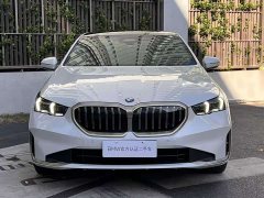 BMW 5 Series 530Li Luxury Edition Premium Package - ფოტო 2