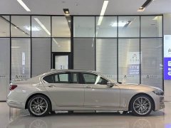 BMW 7 Series 740Li Premier Luxury Package - ფოტო 17