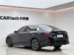 BMW 5 Series 530Li Premier M Sport Package - ფოტო 3