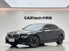 BMW 5 Series 530Li Luxury M Sport Package - ფოტო 1