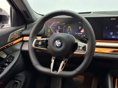 BMW 5 Series 530Li Luxury M Sport Package - ფოტო 12