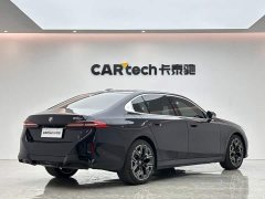BMW 5 Series 530Li Luxury M Sport Package - ფოტო 5